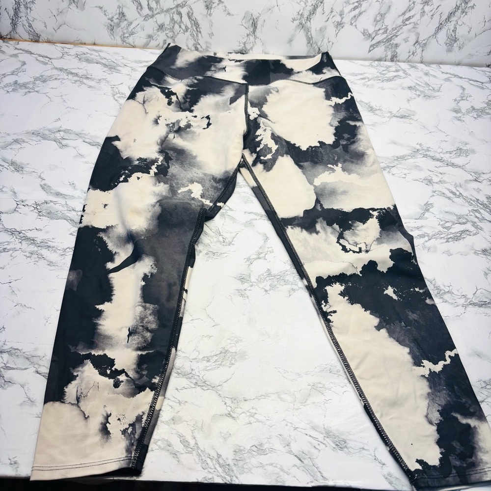 Sage Black and Cream Tie-Dye Leggings Size XLarge